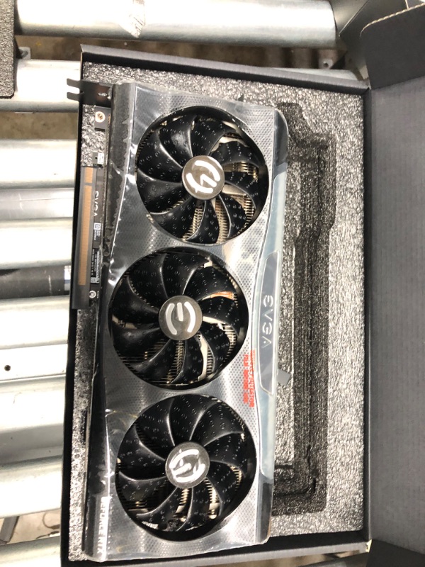 Photo 9 of EVGA GeForce RTX 3080 FTW3 Ultra Gaming, 10G-P5-3897-KL, 10GB GDDR6X, iCX3 Technology, ARGB LED, Metal Backplate, LHR
