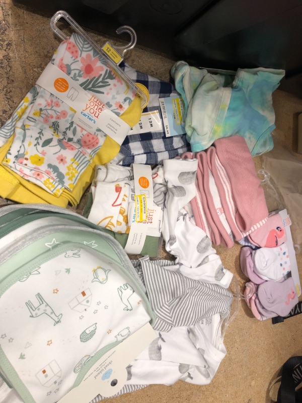 Photo 1 of BABY BUNDLE - NB - 12M  - 8 ITEMS 