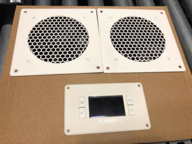 Photo 2 of AC Infinity AIRPLATE T8 White, Quiet Cooling Dual-Fan System 6"