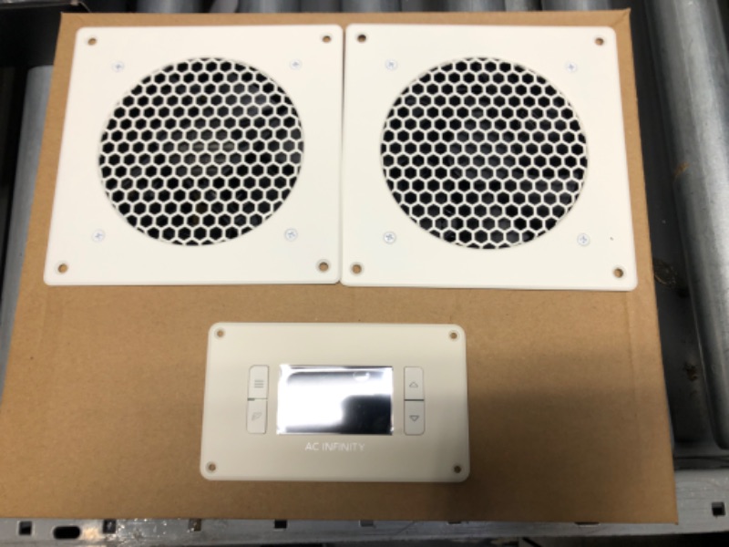 Photo 2 of AC Infinity AIRPLATE T8 White, Quiet Cooling Dual-Fan System 6"