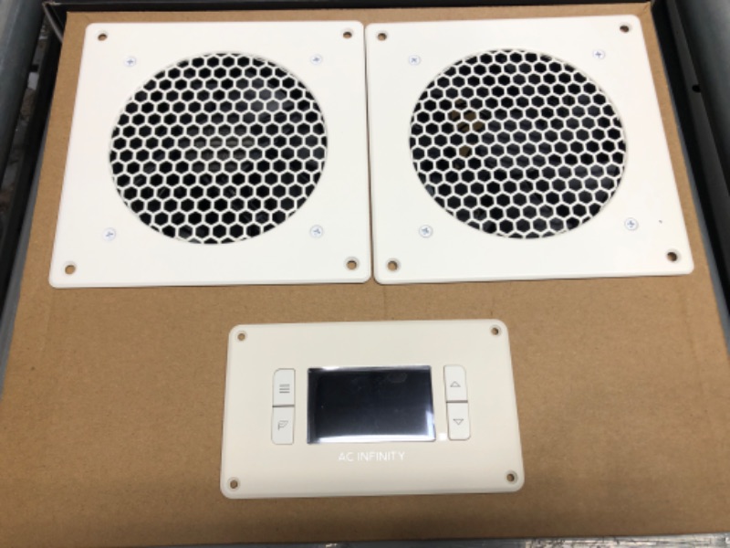 Photo 2 of AC Infinity AIRPLATE T8 White, Quiet Cooling Dual-Fan System 6"