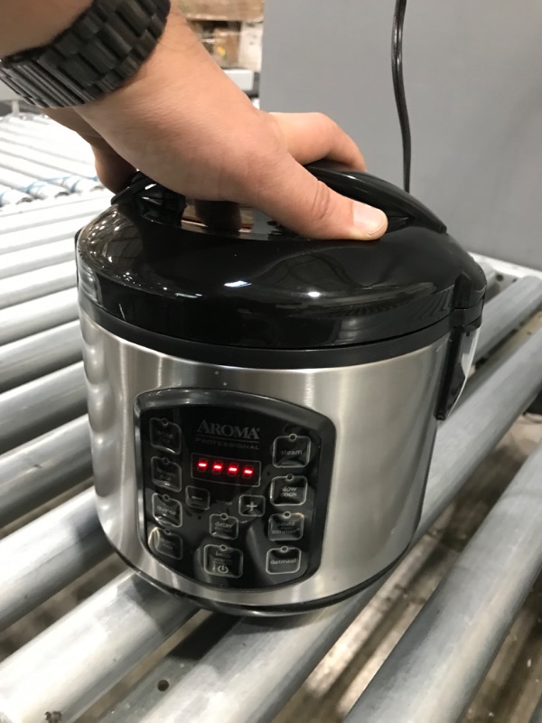 Photo 2 of Aroma Housewares 20 Cup Cooked (10 cup uncooked) Digital Rice Cooker, Slow Cooker, Food Steamer, SS Exterior (ARC-150SB),Black
