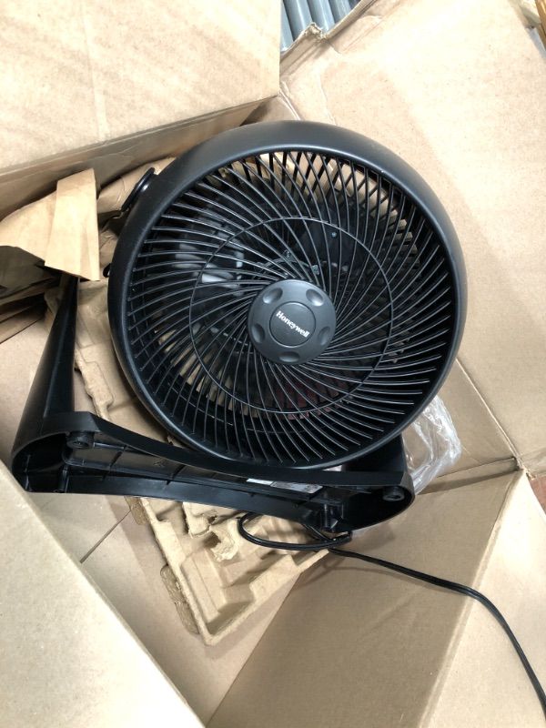 Photo 2 of Honeywell Super Turbo Table Fan
