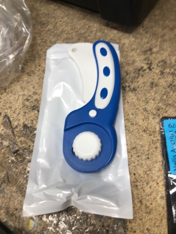 Photo 3 of (PARTS ONLY; MISSING MANUAL; BENT) Rotary Cutter Set Blue 