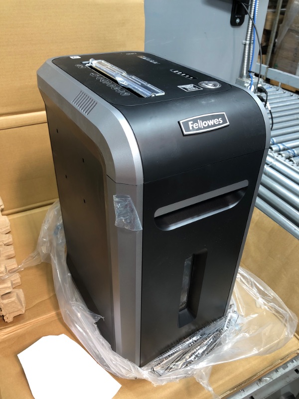 Photo 2 of Fellowes 99Ci 18 Sheet Shredder for Home and Small Office, 100% Jam Proof Paper Shredder, P-4 Cross-Cut, Black/Dark Silver 19.69 x 14.56 x 27.56 inches

