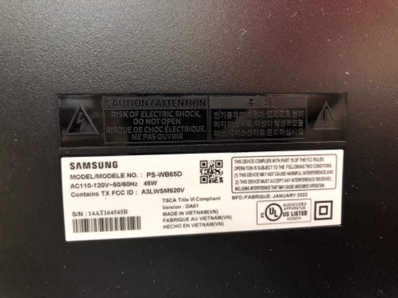 Photo 2 of NON-FUNCTIONING PART: B Series 550 Series Soundbar 2022 - 2.1 Channel 410w 5 Speaker 3 x 33.9 x 2.3 inches

