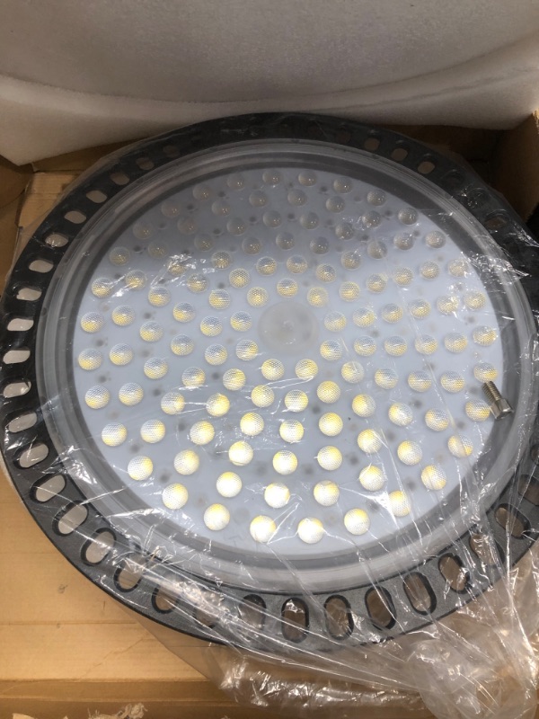 Photo 3 of 500W 110V UFO LED High Bay Light No Plug