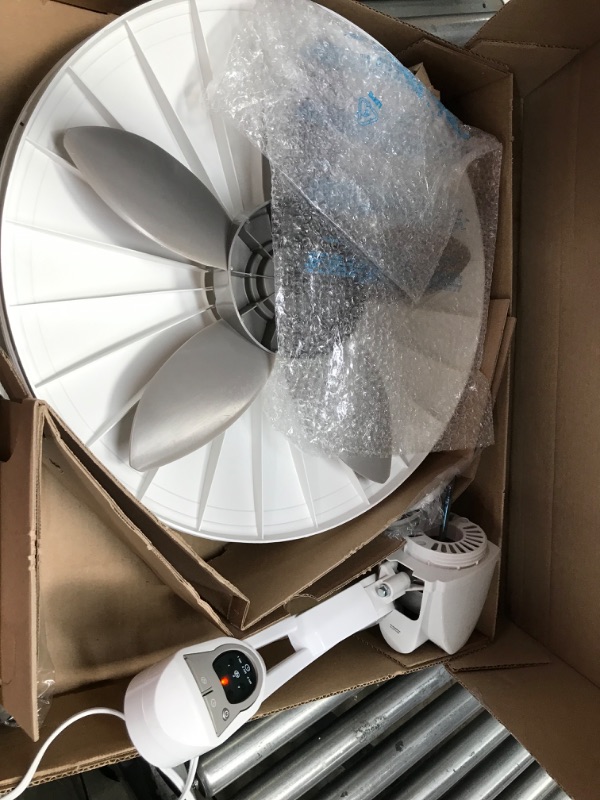 Photo 5 of **** tested powered on does not function *** Lasko 1885 18" Cyclone Pedestal Fan with Remote Control, 18 inches White