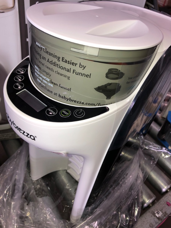 Photo 5 of Baby Brezza New and Improved Formula Pro Advanced Dispenser Machine