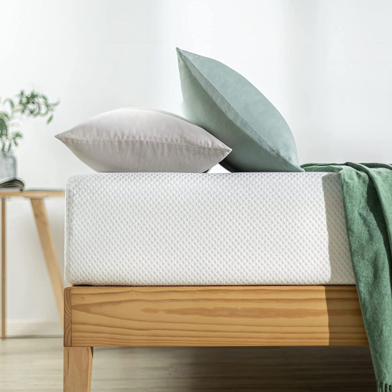 Photo 1 of ZINUS 10 Inch Green Tea Aspire Memory Foam Mattress/CertiPUR-US Certified/Bed-in-a-Box/Pressure Relieving/Made in USA, Queen
