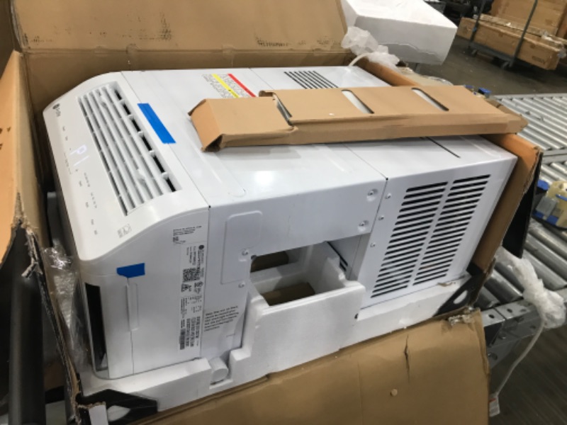 Photo 4 of TESTED POWERS ON*
GE Profile ClearView Window Air Conditioner 6,100 BTU, WiFi Enabled, Ultra Quiet for Small Rooms, Full Window View with Easy Installation, Energy-Efficient Cooling, 6K Window AC Unit, White
