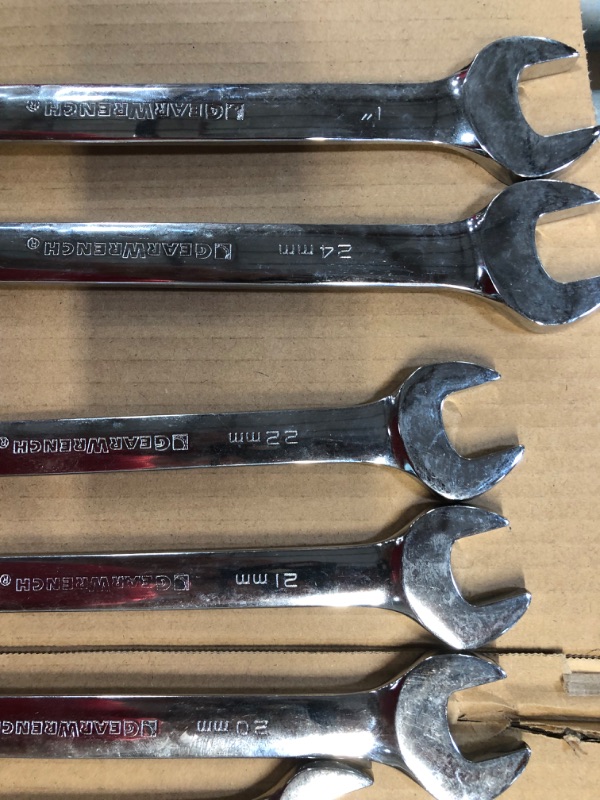 Photo 3 of (SEE PICS FOR WHATS INCLUDED) GEARWRENCH 30 Pc. Ratcheting Combination Wrench Set, Standard & Stubby, SAE/Metric 
