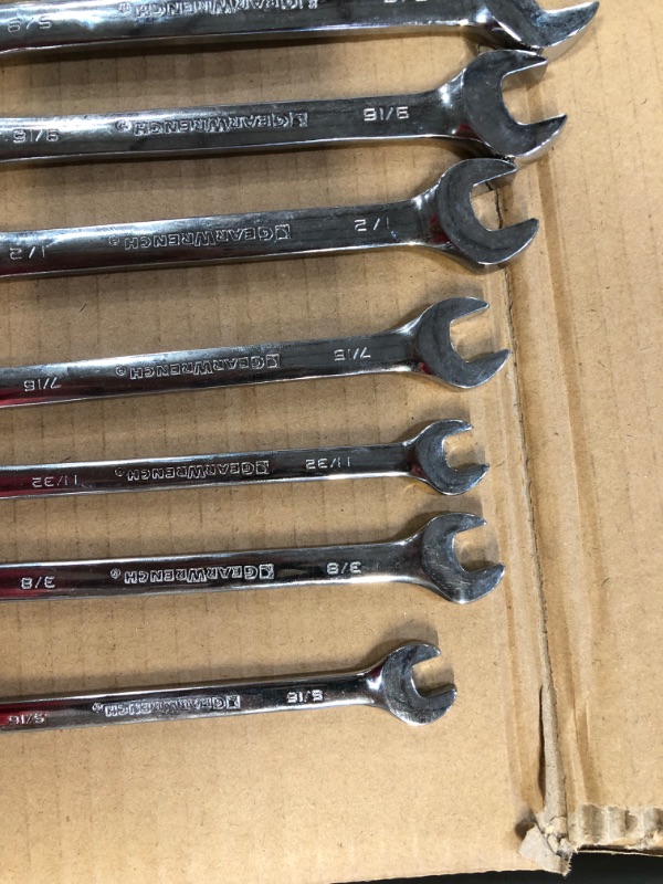 Photo 7 of (SEE PICS FOR WHATS INCLUDED) GEARWRENCH 30 Pc. Ratcheting Combination Wrench Set, Standard & Stubby, SAE/Metric 
