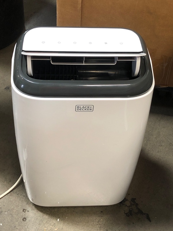 Photo 2 of USED: Black+decker 8,000 BTU Portable Air Conditioner with Remote Control, White 17.32"D x 27.2"W x 13.2"H
