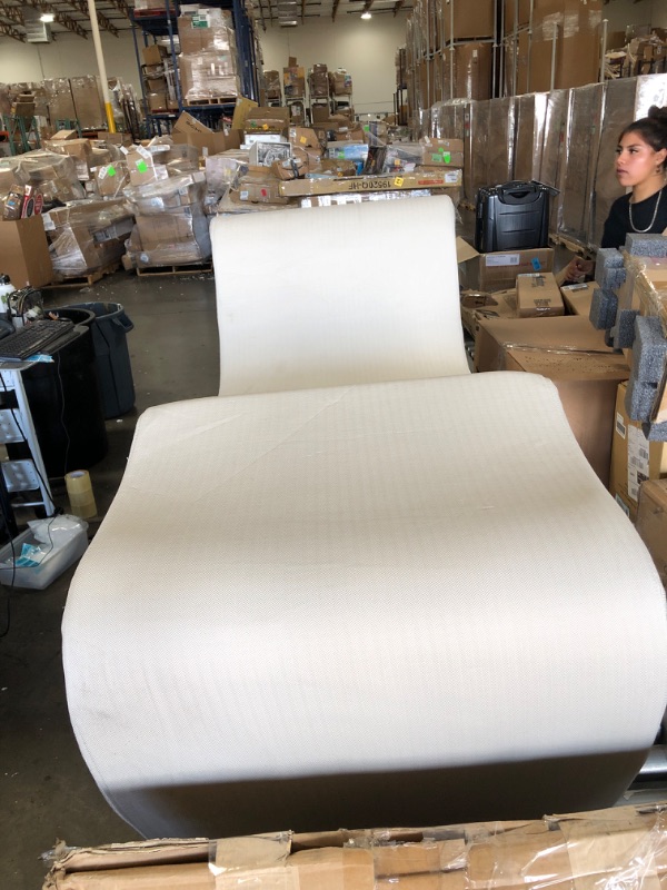 Photo 1 of USED: ZINUS Lotus Zero Gravity Chaise Lounger / Foam Recliner for Living Room / Ergonomic Positioning for Better Relaxation / Pillow Included / No Assembly ?59"D x 23"W x 28.5"H