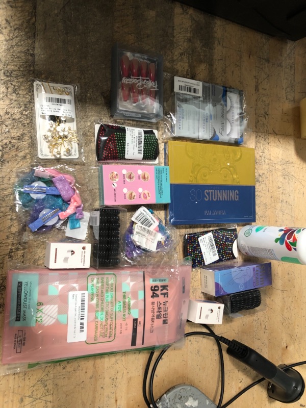 Photo 1 of BUNDLE OF ASSORTED BEAUTY ITEMS (16 ITEMS)