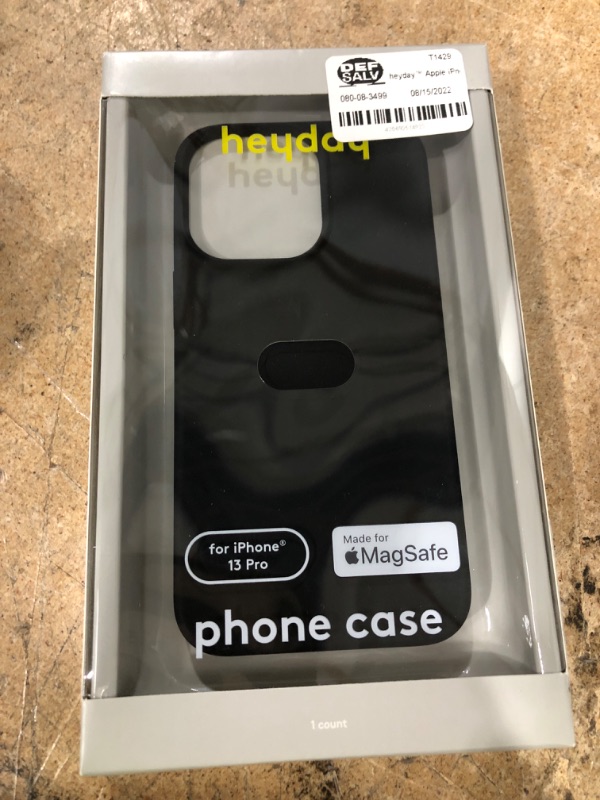 Photo 2 of Heyday Apple iPhone 13 Pro with Magnetic Case - Black
