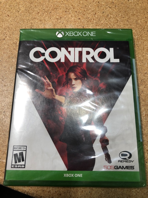 Photo 2 of Control Xbox one