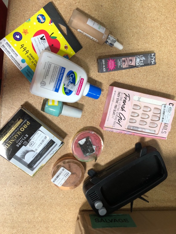 Photo 1 of 10 item bundle miscellaneous 
