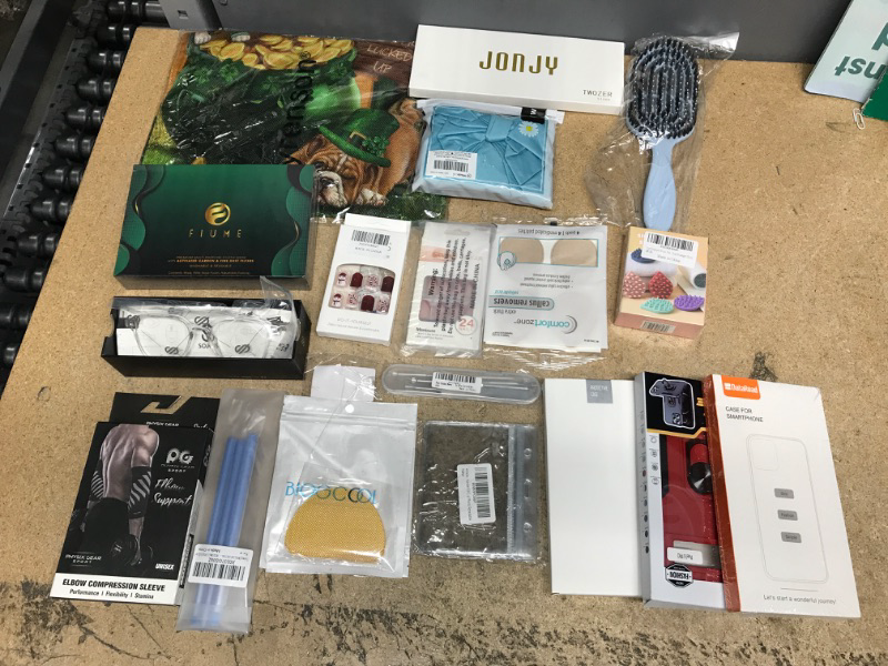 Photo 1 of 18 Item's Beauty/Home Bundle 