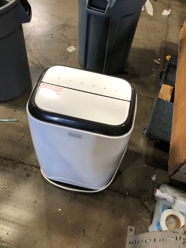 Photo 5 of **NOT FUNCTIONAL-PARTS ONLY**
Black & Decker 5,000 BTU Portable Air Conditioner in White
