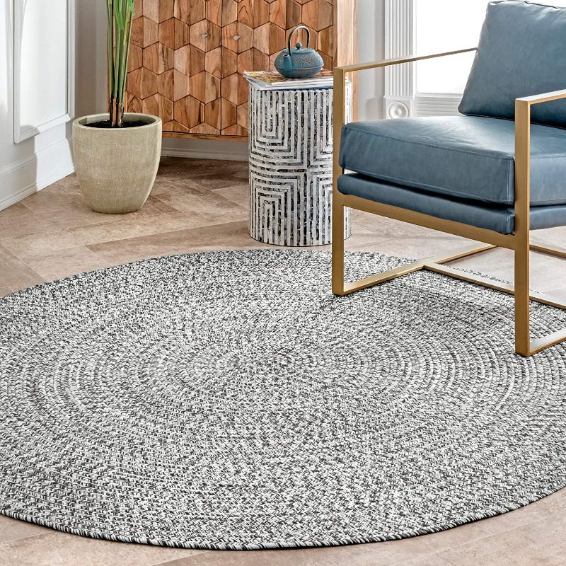 Photo 1 of **used-needs cleaning**
nuLOOM Wynn Braided Indoor/Outdoor Area Rug, 6' Round, Light Grey/Salt and Pepper
