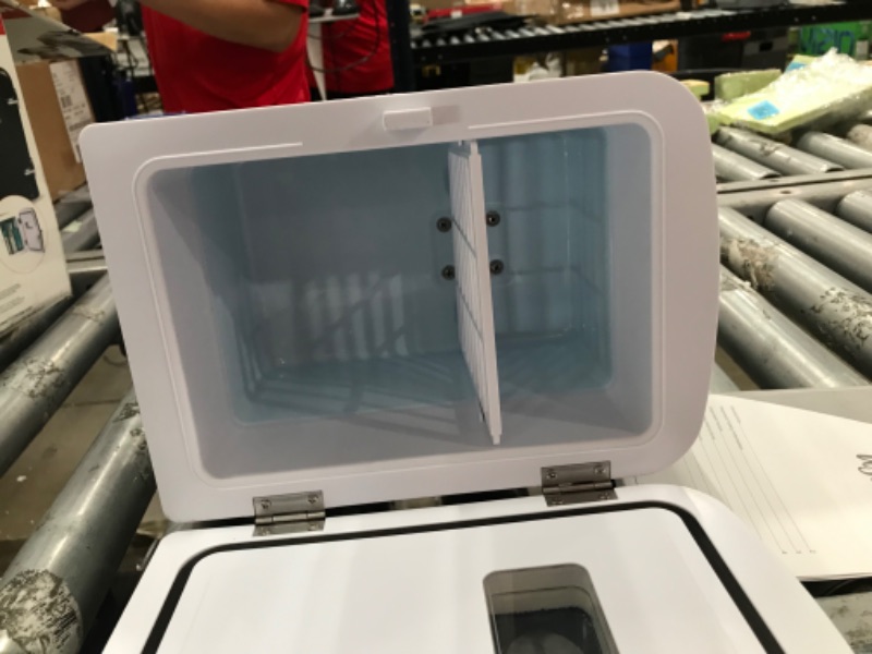 Photo 1 of **USED**
RCA Retro Portable 6 Can Capacity Beverage Cooler RMIS129 Black

