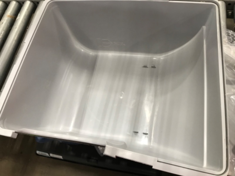 Photo 1 of **USED MINOR DAMAGE LOOSE HARDWARE**
Omega Paw Roll 'n Clean Plastic Indoor Outdoor Automatic Self Cleaning Litter Box with Enclosed Lid for Regular Sized Cats up to 12 Pounds, Periwinkle
