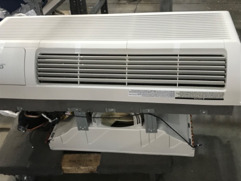 Photo 8 of **UNABLE TO TEST** VIEW PHOTO OF PRONG **
Cooper & Hunter 12,000 BTU PTAC Packaged Terminal Air Conditioner with 3.5 kW Electric Heater and Electric Cord
