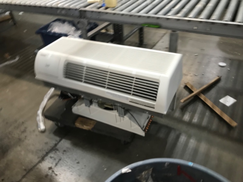 Photo 9 of **UNABLE TO TEST** VIEW PHOTO OF PRONG **
Cooper & Hunter 12,000 BTU PTAC Packaged Terminal Air Conditioner with 3.5 kW Electric Heater and Electric Cord

