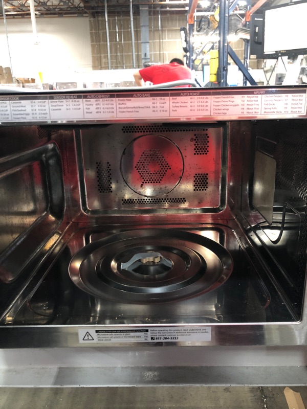 Photo 3 of TOSHIBA 4-in-1 ML-EC42P(SS) Microwave Oven, Smart Sensor, Convection, Air Fryer Combo, Easy-to-Clean Interior And ECO Mode, Mute Function, Position Memory Turntable, 1000W, 1.5 Cu Ft, Silver
NON functionable 