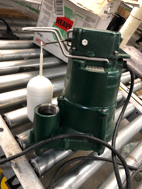 Photo 2 of **PARTS ONLY**NON-FUNCTIONAL**
Zoeller 98-0001 115-Volt 1/2 Horse Power Model M98 Flow-Mate Automatic Cast Iron Single Phase Submersible Sump/Effluent Pump …
