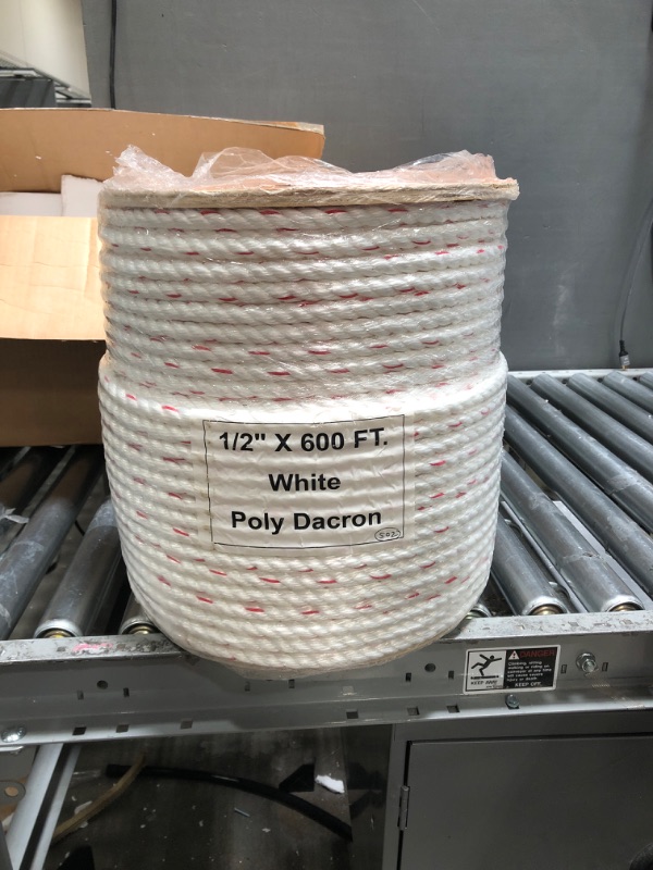 Photo 2 of 
Golberg 3-Strand Twisted PolyDac, Combo Rope - (1/2 Inch x 600 Feet)
Size:White
Color:1/2 inch x 600 feet