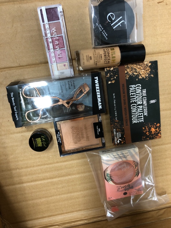 Photo 1 of **bundle of 8 cosmetic goods**