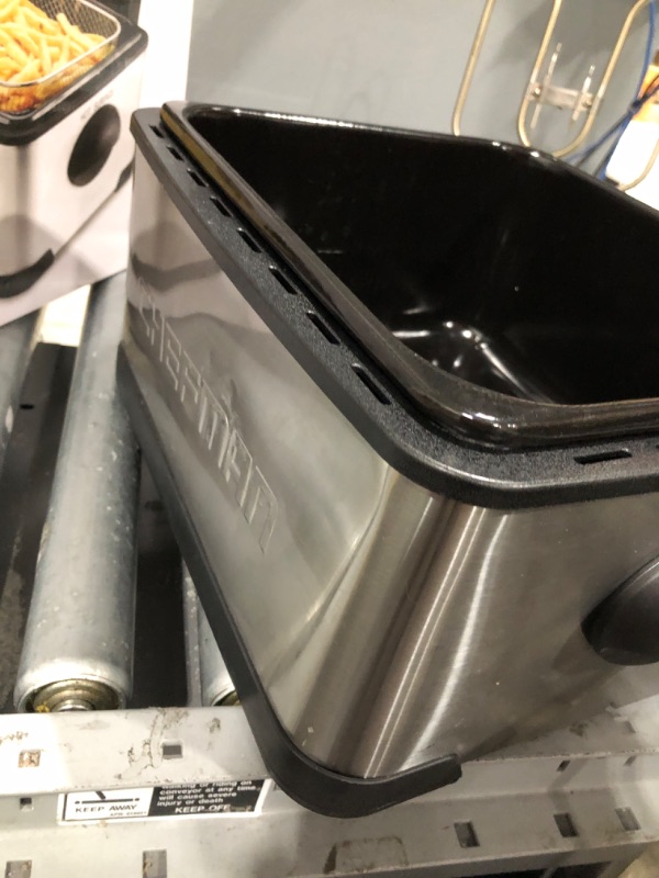 Photo 2 of *UN ABLE TO TEST IF IT TURNS ON* Chefman 4.5 LITER Deep Fryer with Basket Strainer, XL Jumbo size, Adjustable TEM