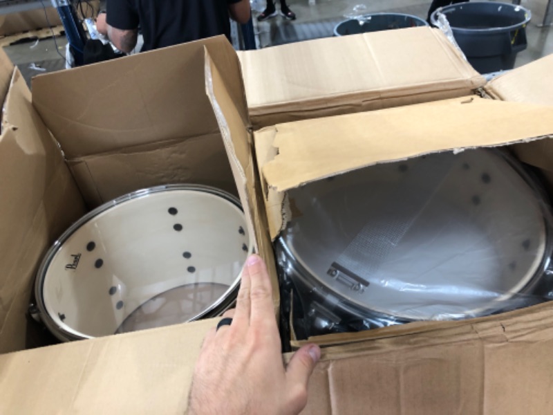 Photo 2 of (INCOMPLETE; BOX2OF2; REQUIRES BOX1 FOR COMPLETION) Pearl Roadshow 5-Piece New Fusion Drum Set - Charcoal Metallic