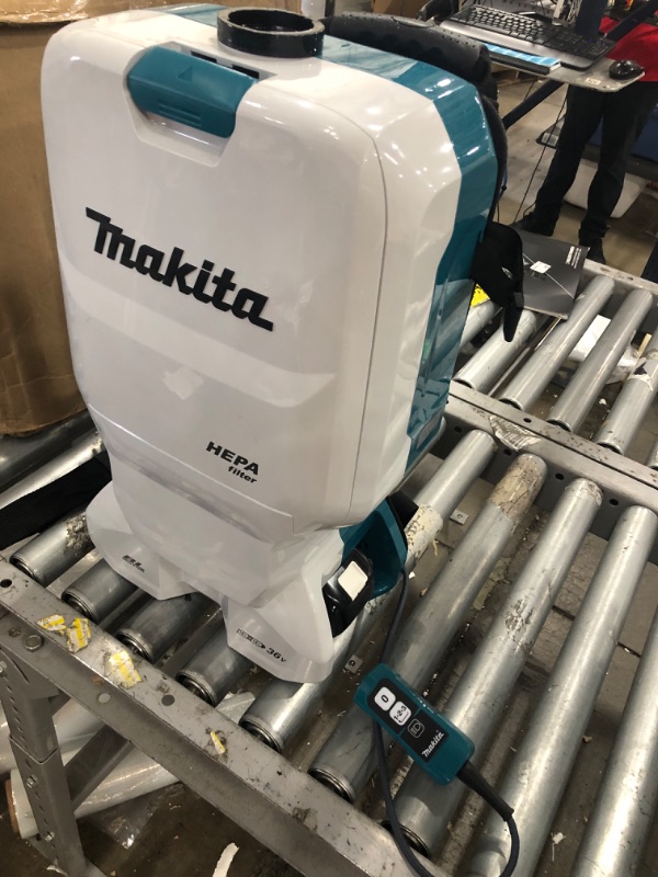 Photo 8 of (COSMETIC DAMAGES )Makita XCV17PG 18V X2 LXT® Lithium-Ion (36V) Brushless Cordless 1.6 Gallon HEPA Filter Backpack Dry Vacuum (6.0Ah)
