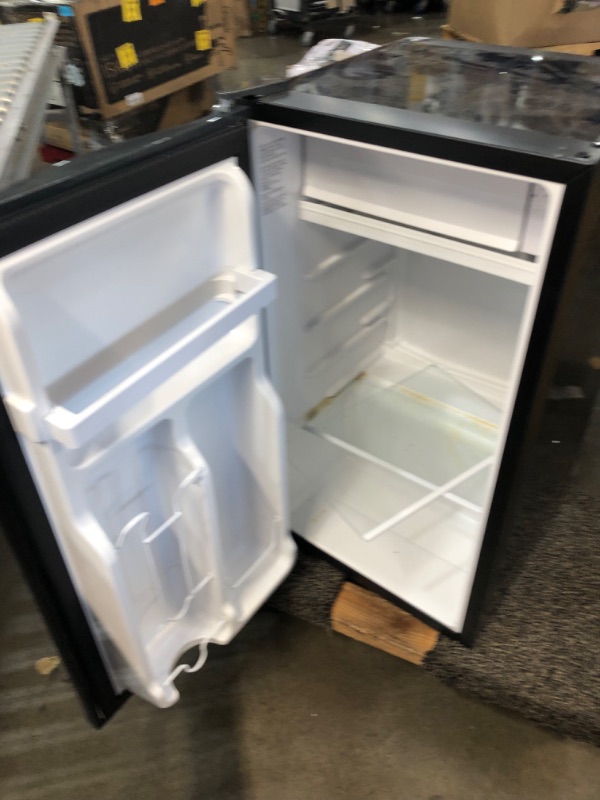 Photo 5 of (PUNCTURED PIPE;DENTED) Black & Decker BCRK32B Refrigerator with Freezer - 3.2 Cu ft - Black