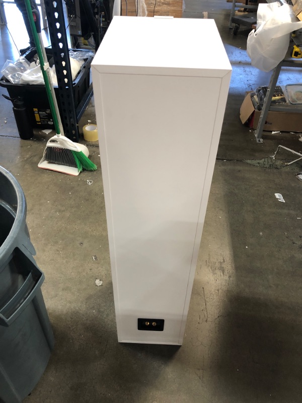 Photo 5 of (SM. DAMAGED CORNER) Q950 8" 2.5-Way Floorstanding Speaker White Each