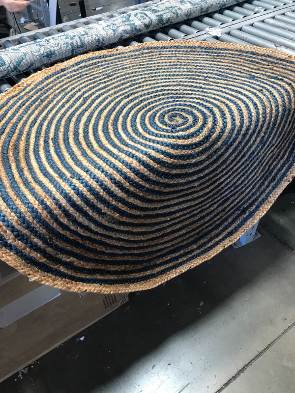 Photo 1 of 4FT RPUNG HAY/BLUE CARPET