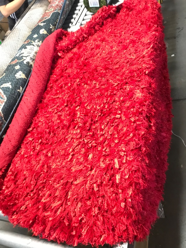 Photo 2 of 5FT ROUND RED FLUFFY RUG