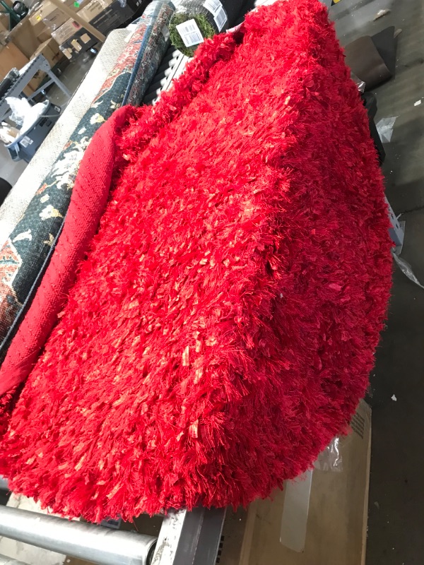 Photo 1 of 5FT ROUND RED FLUFFY RUG