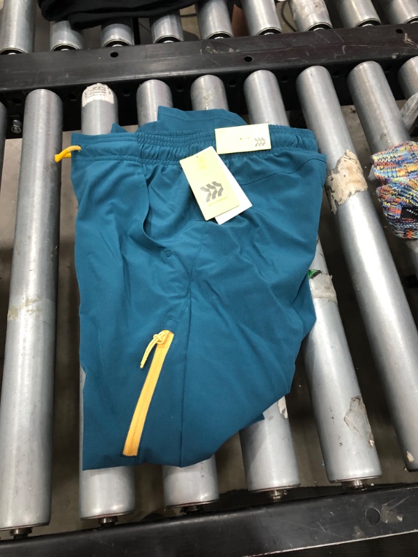 Photo 2 of Boys' Adventure Pants - All in Motion™
SIZE M 8/10
