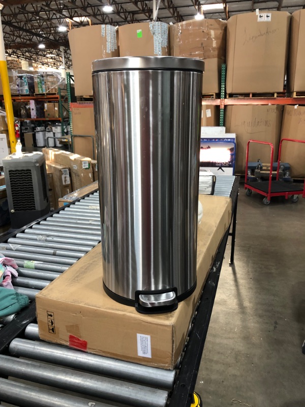 Photo 2 of 30L Round Step Trash Can - Brightroom™

