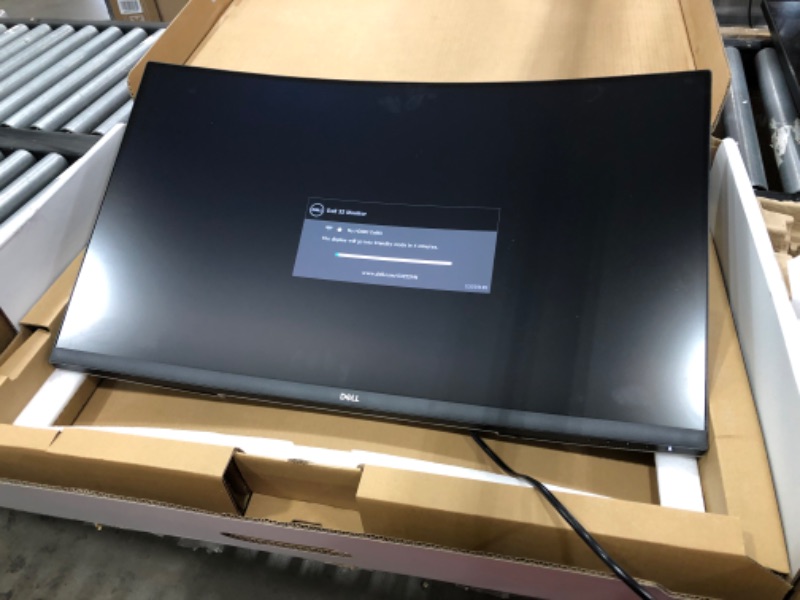 Photo 2 of Dell S3222HN 32-inch FHD 1920 x 1080 at 75Hz Curved Monitor, 1800R Curvature, 8ms Grey-to-Grey Response Time (Normal Mode), 16.7 Million Colors - Black
