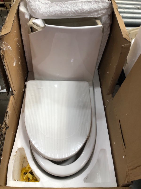Photo 2 of **DAMAGED**Swiss Madison Well Made Forever SM-1T254 St. Tropez One Piece Toilet, 26.6 x 15 x 31 inches, Glossy White
