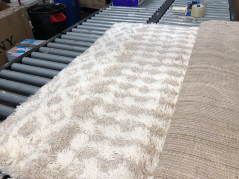 Photo 2 of *USED-NEEDS CLEANING*
Urban Shag USG-2303 4'3" X 5'7" Rectangle Global Rugs in Cream
