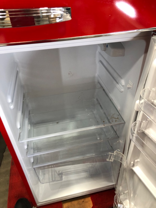 Photo 4 of **USED**
RCA RFR786-RED 2 Door Apartment Size Refrigerator with Freezer, 7.5 cu. ft, Retro Red
