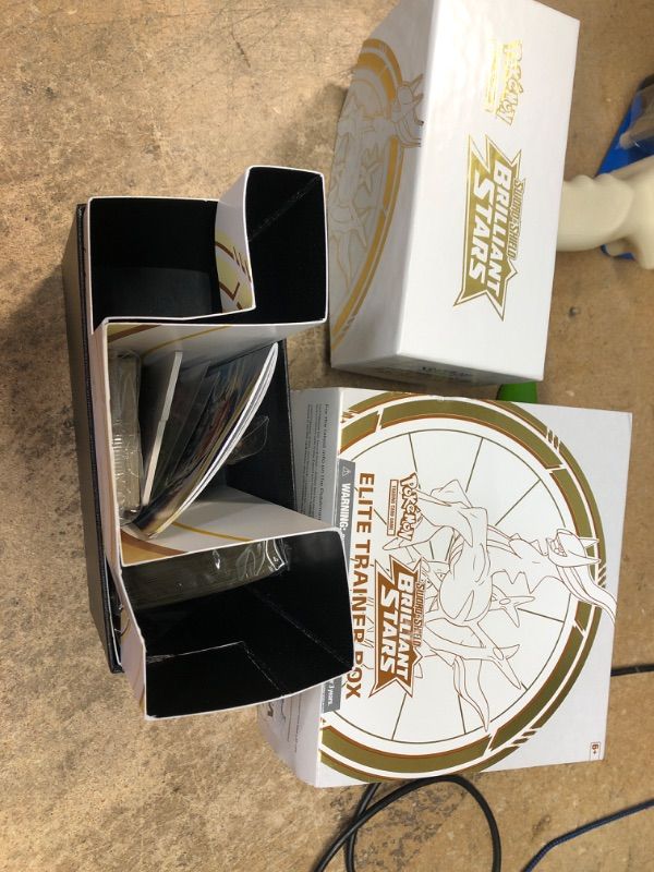 Photo 2 of 	Pokemon Sword & Shield Brilliant Stars Elite Trainer Box