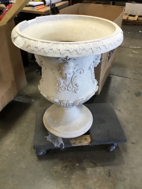 Photo 3 of **Read below**Design Toscano Goddess Flora Architectural Garden Urn Statue with Plinth